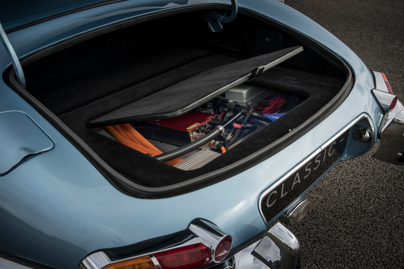 Illustration for article titled The Electric Jaguar E-Type Zero Is The World's Most Beautiful Car Reworked For The Future